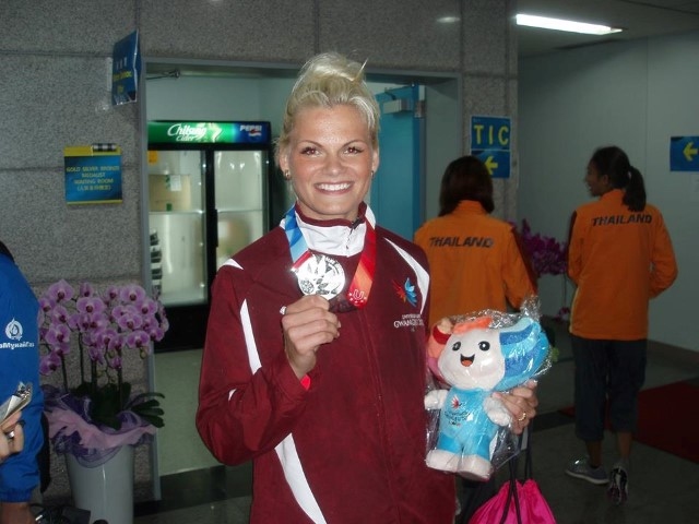 Prieks par sasniegto. Jaunjelgaviete Madara Onužāne Pasaules vasaras universiādē augstlēkšanā izcīnīja dalītu otro vietu.
			          
Autors: no Latvijas Vieglatlētikas savienības arhīva