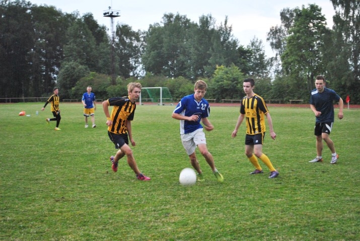 Cīnās līdz galam. Aizkraukles futbolisti uz maču ieradās bez dažiem līderiem, taču padoties nedomāja.
Autors: Ginta Grincēviča