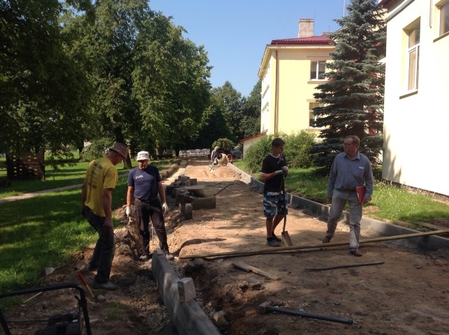 STRĀDĀ VIETĒJIE. SIA 