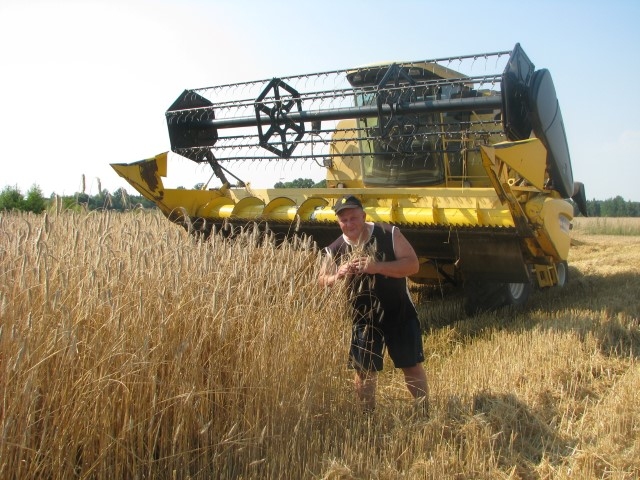 CERĪGS GADS. “Vēžnieku” īpašnieks Valts Mišins uzskata, ka viņa saimniecībā rudzi un kvieši šogad auguši labi. 

Autors: Ance Liepa