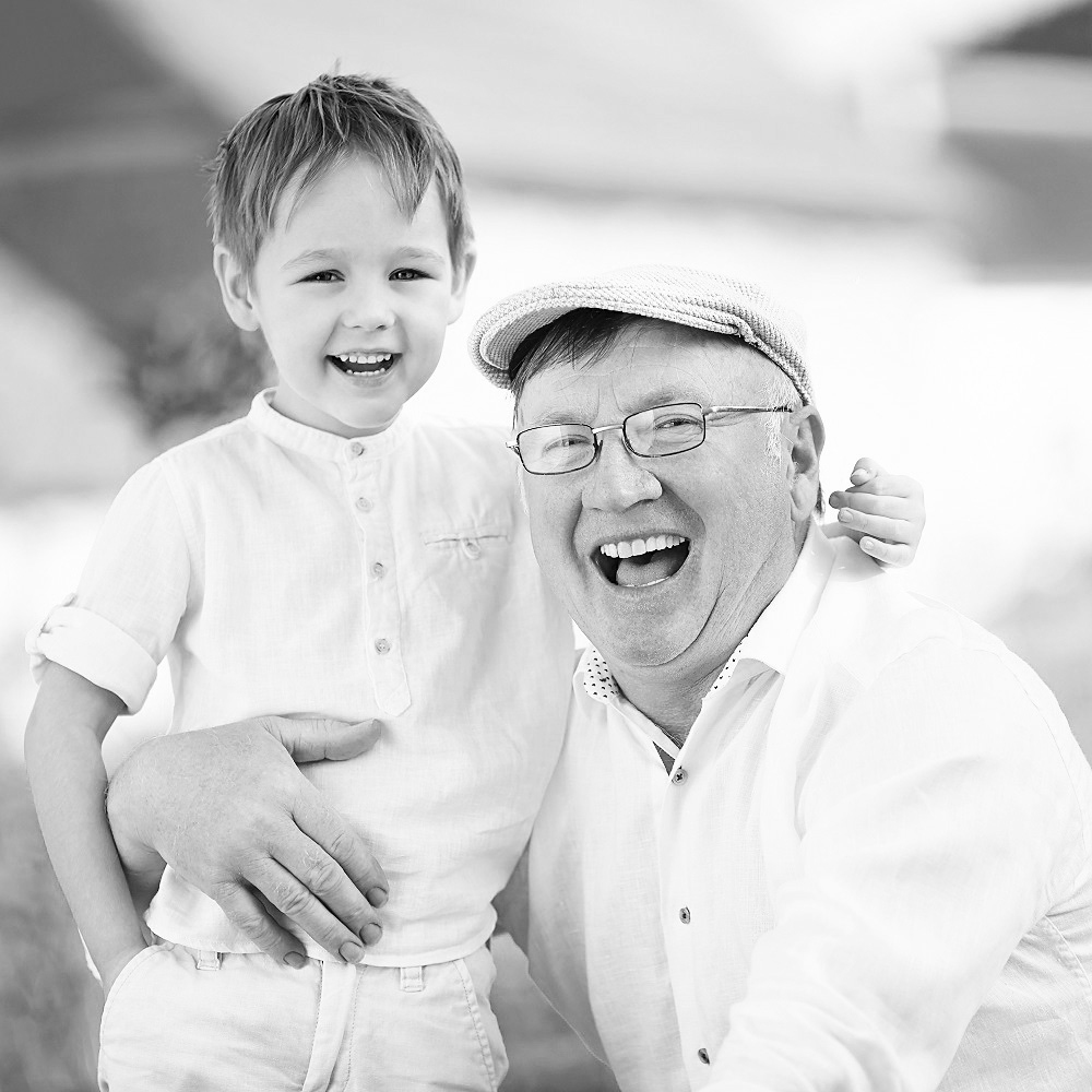 Liels ieguvums ir spēja paskatīties uz savu bērnu it kā no malas. Viens labāk uztver sakārtotu sistēmu, cits radošumu, galvenais palīdzēt viņam nonākt pie īstā mērķa.

Autors: no www.mammamuntetiem.lv