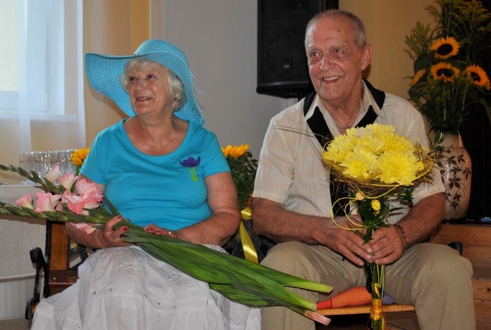 Jubilāri. Zinta Jansone un Pauls Butkēvičs kopā ir jau ceturtdaļgadsimtu. Zinta 75. dzimšanas dienu atzīmēja 31. jūlijā.