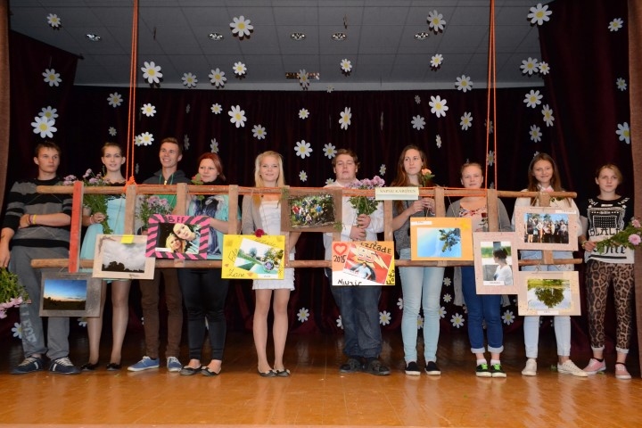 Darbi un to autori. Iršu “Jauniešu mājas” audzēkņi ar šīs vasaras veikumu.
Autors: Imants Kaziļuns