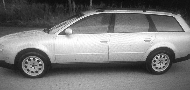 ZAGĻA GUVUMS. Pirms nedēļas kāds garnadzis nozaga šo mežstrādniekam piederošo Audi. Īpaša braucamā pazīme — priekšpuses bamperam uzkrītoši nobrāzumi.                Foto no Ineses albuma