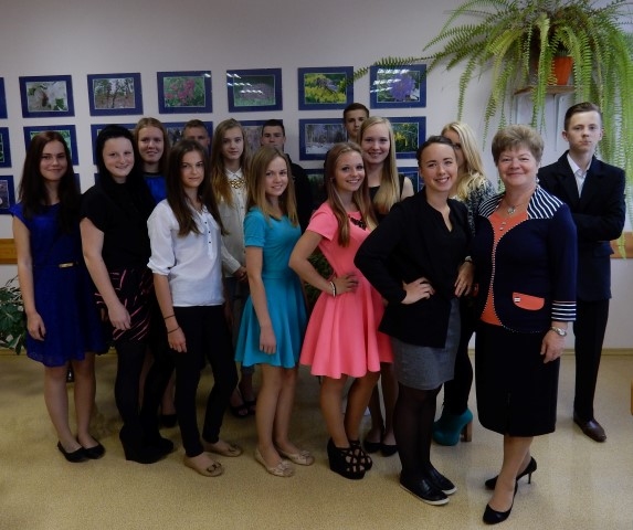 Pirmie. Andreja Upīša Skrīveru vidusskolas 9.a klases skolēni pirmie Zemgalē pieteicās konkursam “Kas notiek?”.

Autors: no Daigas Martinsones albuma