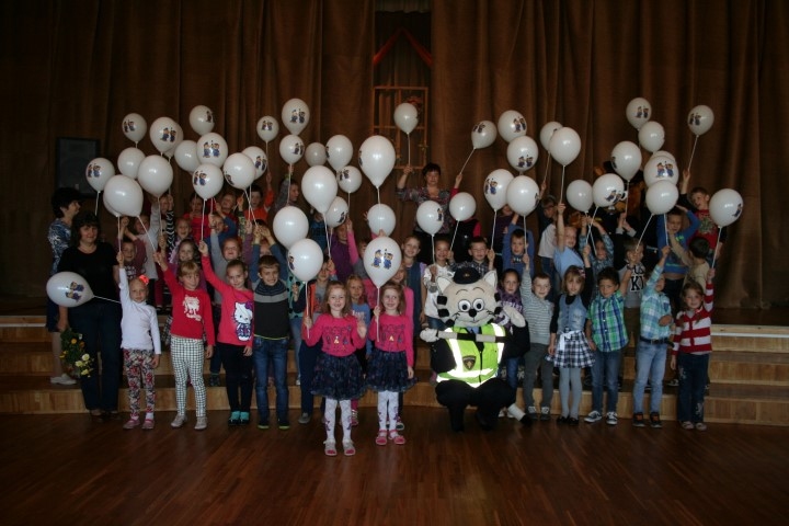 Septembra vidū pie 1. klases skolēniem viesojās policijas darbinieki.  	
Autors: Aizkraukles sākumskolas 