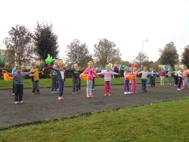 VINGROJAM VISI! Olimpiskās dienas būtība ir sportot kopā. 