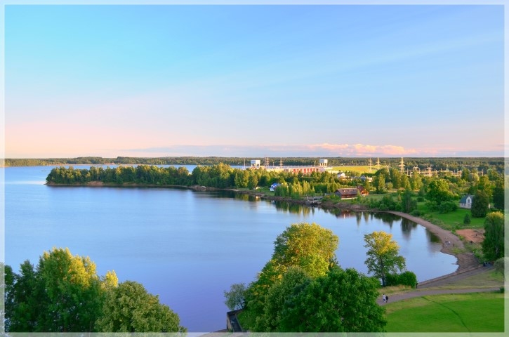 Viens no konkursam iesniegtajiem darbiem — Daugavas ūdenskrātuve Aizkrauklē pie Pļaviņu HES.

Autors: Jolanta Grosa-Eglīte