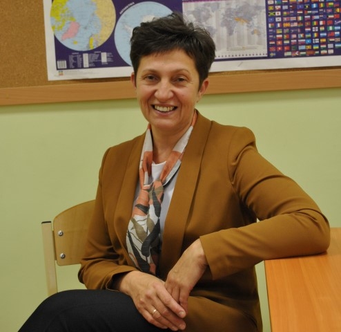 ERUDĪTA UN RADOŠA skolotāja — tā Allu Tarasovu raksturo arī kolēģi un skolēni. 
Autors: Sandra Pumpure