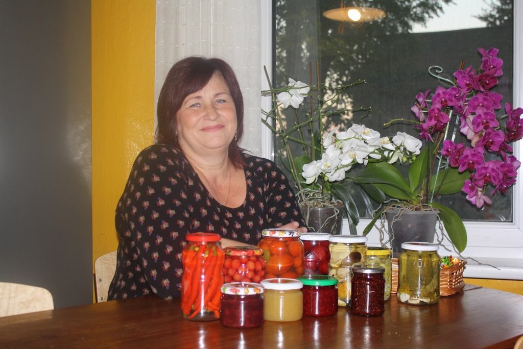 IVETA VĀRPIŅA uzskata, ka vislabākās ir senās un pārbaudītās receptes, taču savā virtuvē labprāt izmēģina arī ko jaunu. 
Autors: Ance Liepa