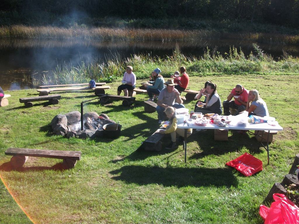 PĒC BRAUCIENA — PUSDIENAS. Laivotāju mielasts Mēmeles krastā.

Autors: Sarmīte Ķīse