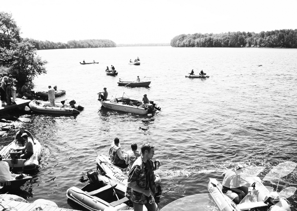 Makšķernieki pie “Radzēm”. 	
Autors: no “Staburaga” arhīva