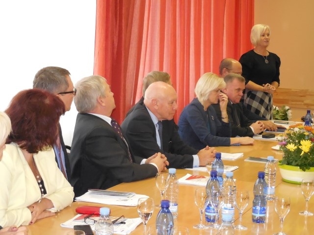 Attīstības padomes pārstāvji guva ieskatu arī par Zemgales Plānošanas reģiona ieviestajiem projektiem 2007. — 2013. programmēšanas periodā un citām aktivitātēm. 

Autors: Sandra Pumpure