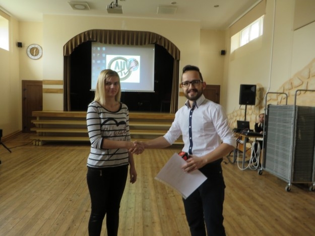 IDEJU AUTORI — Ieva Dreimane un skolotājs Edgars Bērziņš. 

Autors: Ilva Lāce