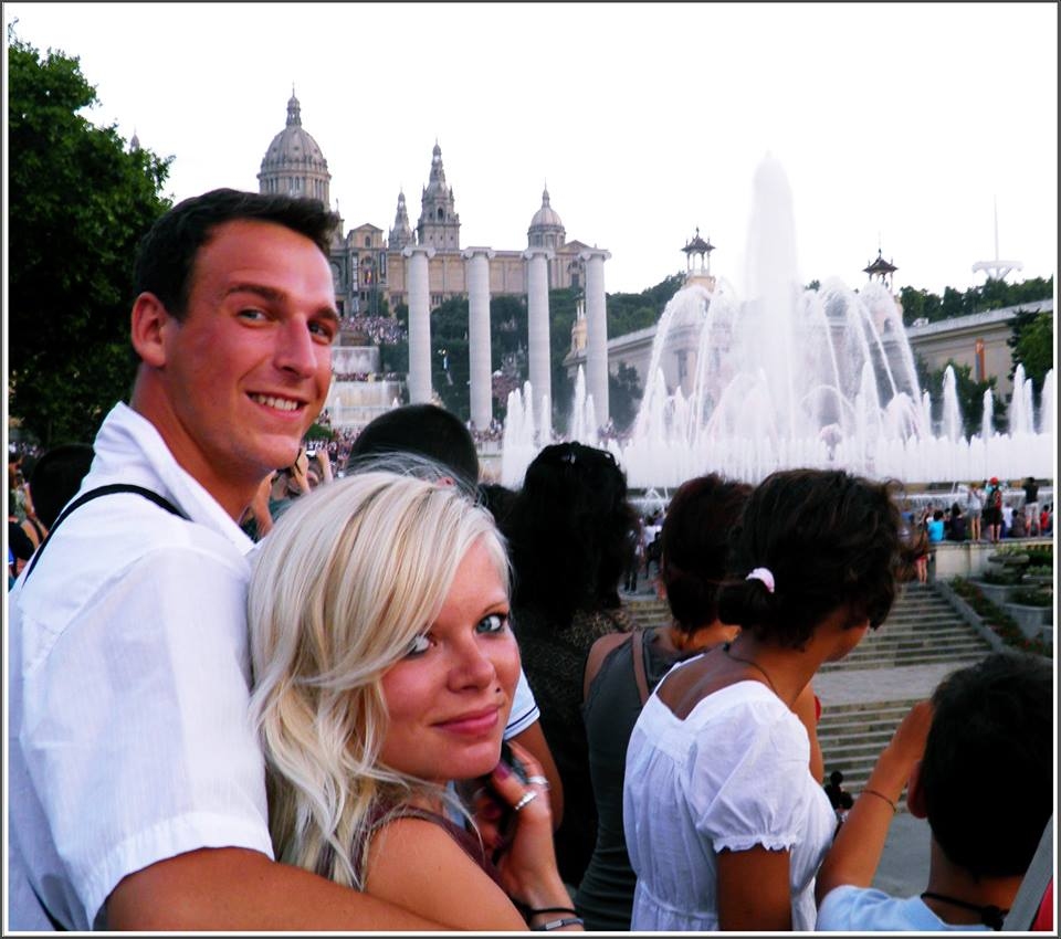 Arturs un Laine devušies apceļot pasauli.