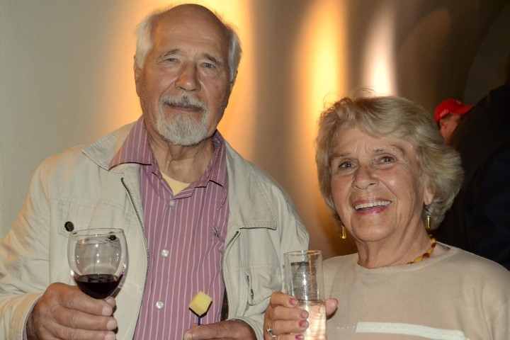 Uzmanības lokā. Gunārs Skuja ar dzīvesbiedri Ausmu.