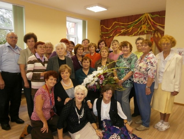 Tikšanās prieks. Kokneses “Pīlādzīša” kopbilde.	Foto no senioru kluba “Pīlādzītis” 