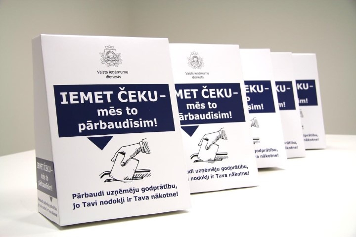 AICINĀTS IKVIENS. Ja vēlaties, lai pārbauda kādu čeku, ievietojiet to šādā kastē vai iesniedziet klientu apkalpošanas centrā. 
Autors: no VID