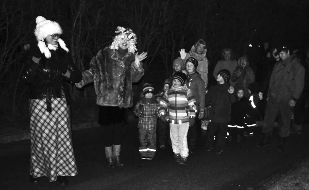 BLUĶA VILKŠANĀ ar aizrautību iesaistījās gan mazi, gan lieli sērenieši. 
