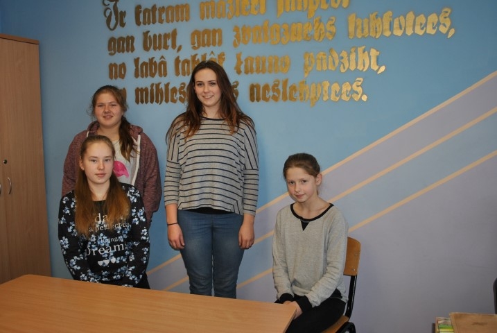 LABI PANĀKUMI konkursos ir Diānai (sēž no kreisās), Karīnai, Betijai un Santai. 
Autors: Sandra Pumpure