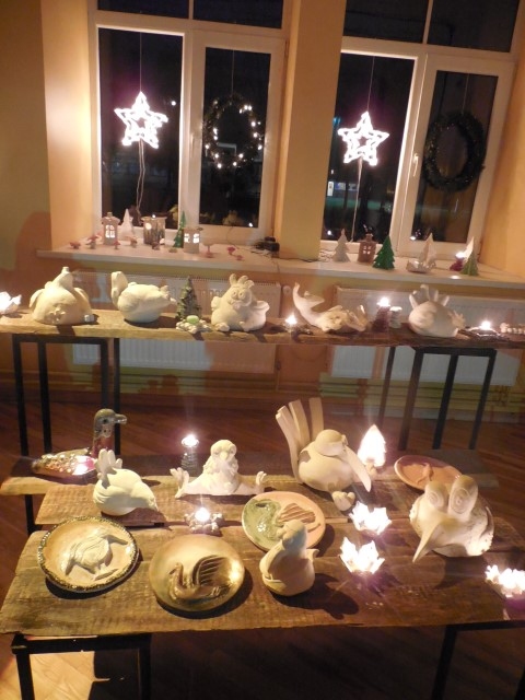 ZIEMASSVĒTKU GAISMIŅAS svečturos un putnos. 
Autors: Sandra Pumpure