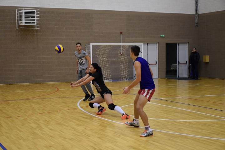 Veiksmīgas sacensības. Komandas “Irši” spēlētāji “Piparkūku kausā” izcīnīja pirmo vietu.