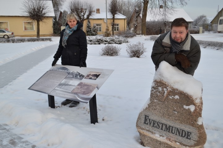 IESKATS VĒSTURĒ. Iveta Krastiņa un Artis Leončiks teic, ka parks ir būtisks papildinājums Gostiņiem. 
Autors: Sandra Pumpure