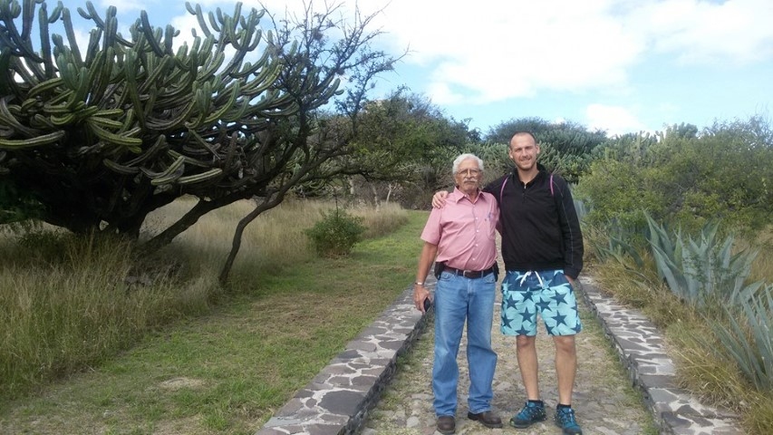 Arturs ar Rikardo, kurš mūs laipni uzņēma savās mājās un izvizināja ar jaunākā modeļa automašīnām. 
Autors: no personīgā albuma