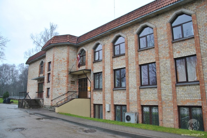 Aizkraukles pagasta kultūras nama ēka ir  padomu laika celtne, kas pilnībā netiek izmantota.
Autors: www.vieglicelot.lv