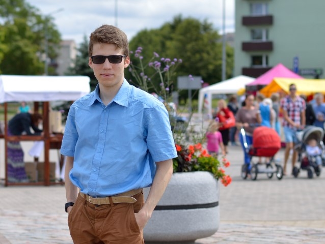 Aizkrauklietis Kārlis Ozoliņš studiju un darba dēļ savā dzimtajā pilsētā viesojas diezgan reti. Aizvadītajā vasarā pilsētas centrā. 

Autors: no personīgā albuma