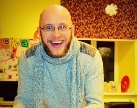 Ne mirkli bez smaida. Pļaviņietis Arnis Ušackis bauda dzīvi.
