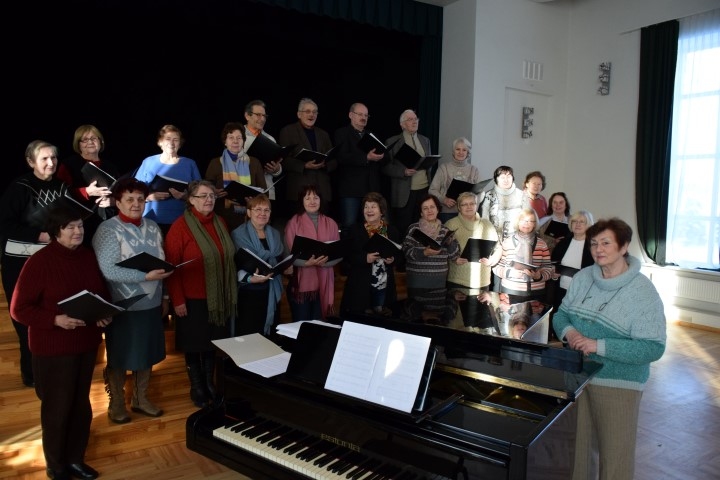Mēģinājums. Koris “Alaine”, pie klavierēm — vadītāja Silvija Cīrule.  	
Autors: Imants Kaziļuns