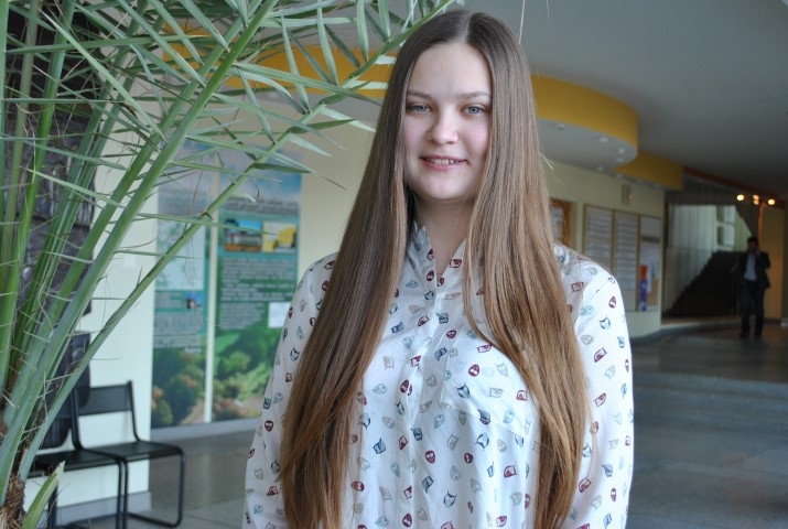 LABS PĒTĪJUMS. Aizkraukles novada ģimnāzijas 11. klases audzēkne Angelina Ovčiņnikova ir norūpējusies par skolēnu drošību ceļā uz skolu, tādēļ šim jautājumam veltīja zinātniski pētniecisko darbu. 
Autors: Guna Mikasenoka