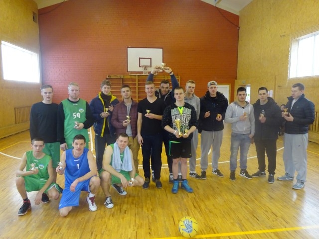 Godalgoto vietu ieguvēji. Neretas, Sunākstes, Jēkabpils un Viesītes basketbolisti. 	
Autors: autores 