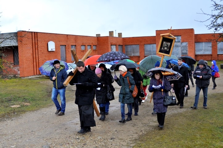 Krustaceļš. Pērn svētceļojumu vadīja katoļu priesteris Māris Zviedris.


Autors: no Aizkraukles luterāņu baznīcas