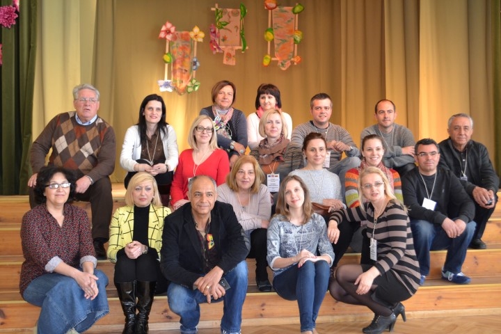 MUZIKĀLAJĀ PROJEKTĀ iesaistījušies astoņu valstu pārstāvji. Pirmajā rindā no labās — projekta vadītāja Inese Ermansone.  
Autors: Elita Brovacka