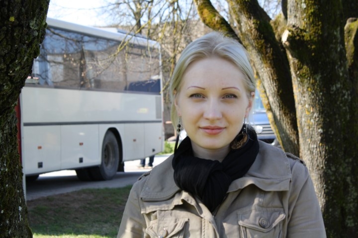 MĀKSLINIECES BŪTĪBU Iluta Reimarte izpauž tērpos, zīmējumos un dzejā. 