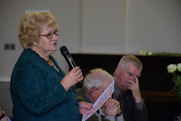 Asas diskusijas. Visvairāk pārmetumu izpelnījās Saeimas Sociālo un darba lietu komisijas vadītāja Aija Barča. 

Autors: Imants Kaziļuns