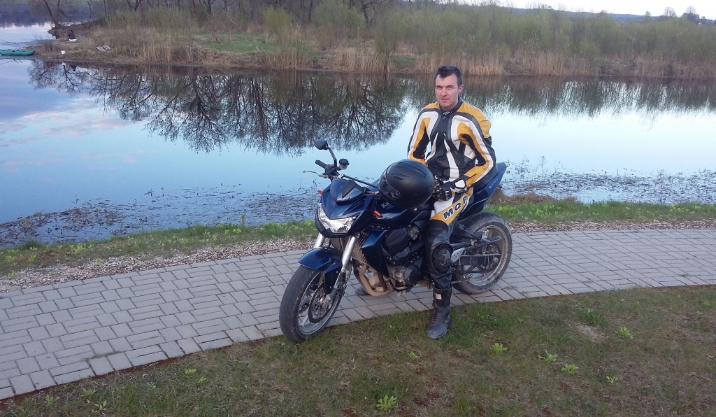 VĒJŠ UN BRĪVĪBA, ko sniedz braukšana ar motociklu, Aigaru Baturoviču nespēj atstāt vienaldzīgu. 	
Autors: no Aigara albuma