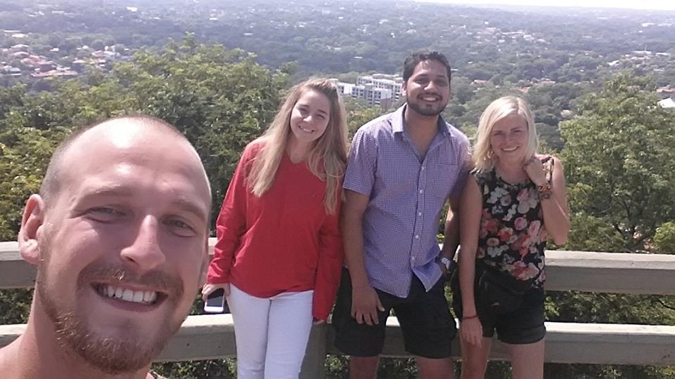 Artūrs un Laine ar draugiem Paragvajā. 	
Autors: no ceļotāju albuma