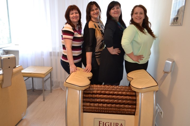 PAŠSAJŪTA LIELISKA! Irēna (no kreisās), Sigita, Ināra un Marina par studijas “Figura Line” sagādāto dalību izaicinājumā “Gatavojies vasarai!” ir gandarītas, viņas jūtas daudz labāk un iesaka arī citām sievietēm pamēģināt ko mainīt savā ikdienā, lai justos skaistākas, starojošākas, veselākas un laimīgākas.
Autors: Guna Mikasenoka