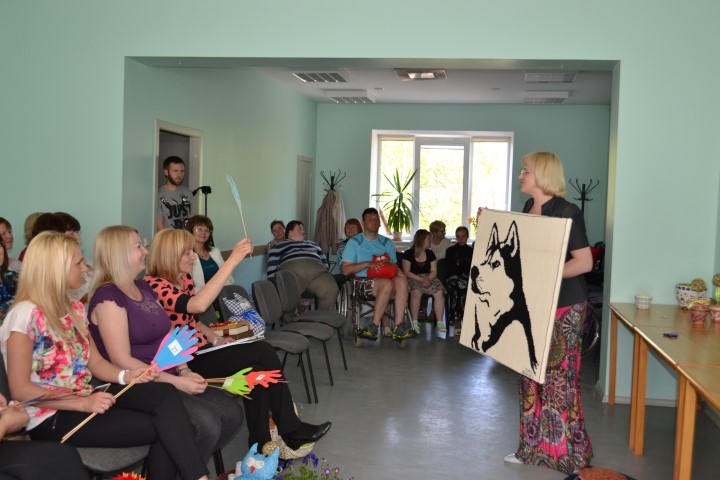 DĀRGĀKO DARBU — Jura Balinska izšūto gleznu — izolē nopirka par 106 eiro. 
Autors: Elita Brovacka