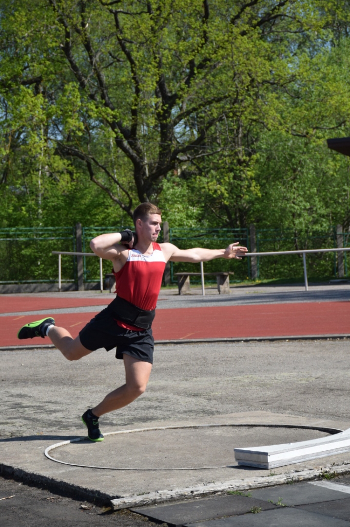 Koknesietis Reinis 
Nungurs divas reizes kāpa uz goda pjedestāla — otro vietu izcīnīja 4x100 metru stafetē un nepārspējams bija lodes grūšanā. 
Autors: Viesturs Kaktiņš