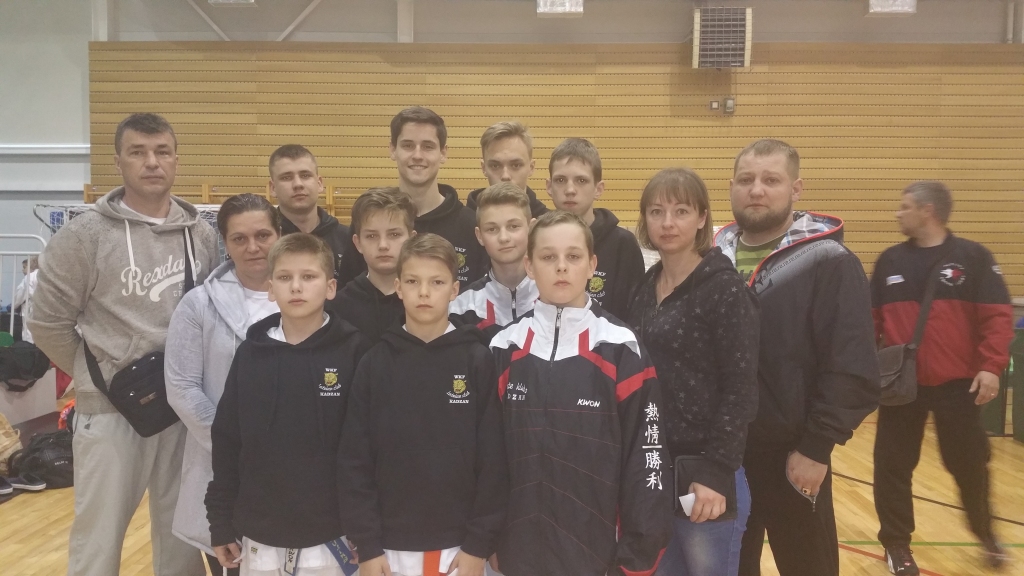 KLUBA “KADZAN” sportisti kopā ar vecākiem.  	
Autors: Igors Fetkuļins