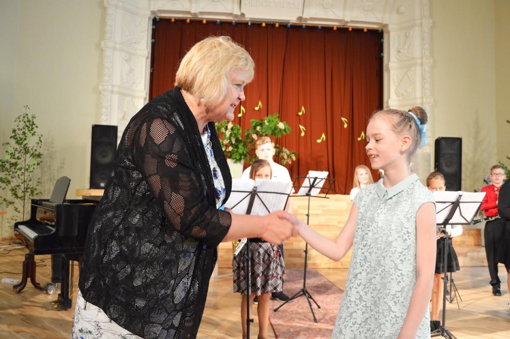 PIRMĀ Vizmas Maksiņas stipendiju saņēma Una Bērziņa. 

Autors: Jānis Peņģerots