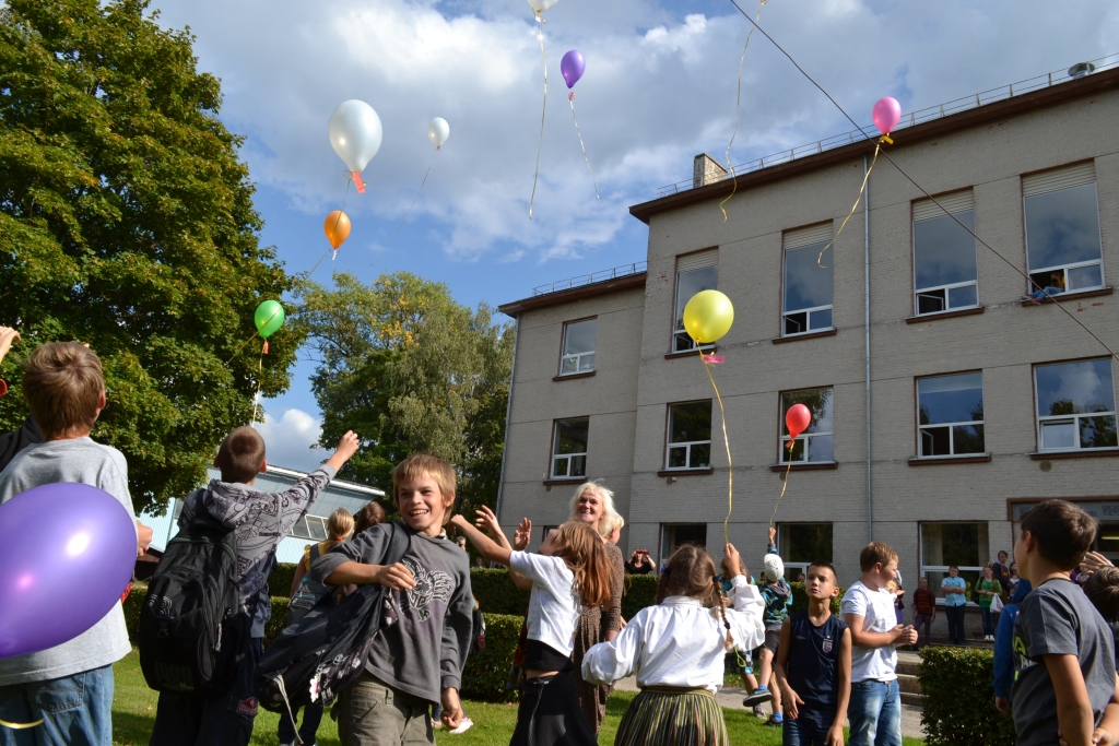 Pirms trim gadiem. Neretieši sadarbībā ar ārzemju kolēģiem realizēja projektu par senioru iesaistīšanu mācību darbā.