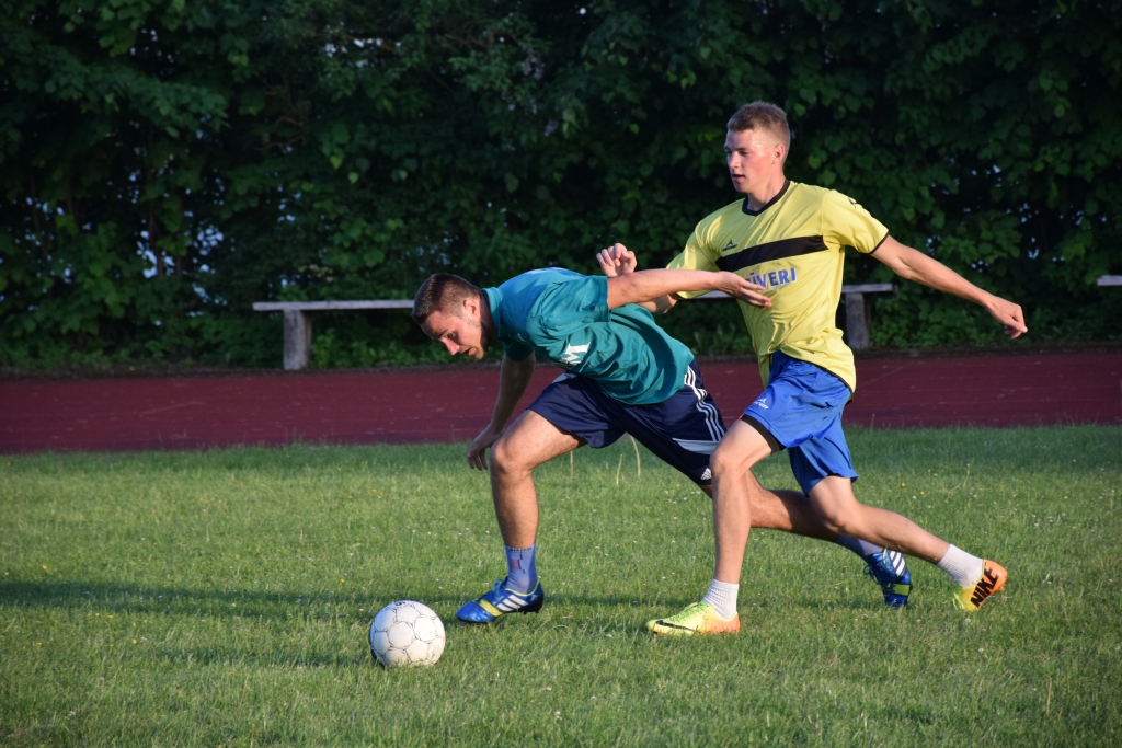 Neatlaidība vainagojās panākumiem. Vakara otrajā spēlē skrīverieši nepaguruši cīnījās ar Pļaviņu futbolistiem un panāca neizšķirtu rezultātu.
Autors: Viesturs Kaktiņš
