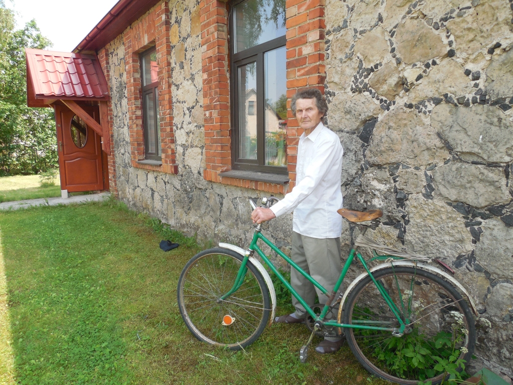 UZTICAMAIS PALĪGS Pēterim Karakānam ikdienā ir viņa velosipēds. 
Autors: Sandra Pumpure