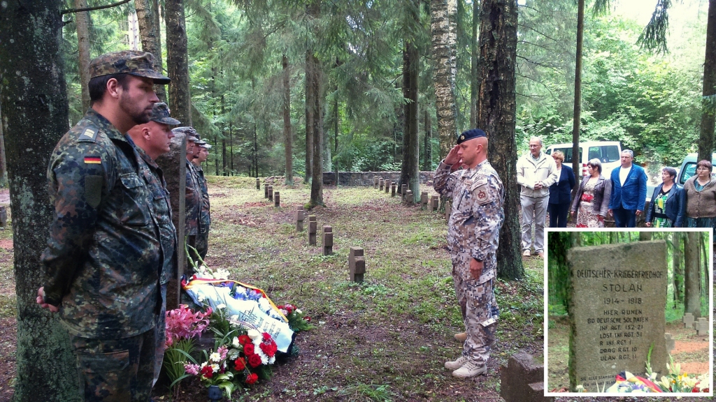 STALĀNU KAPUS šovasar atjaunoja Bundesvēra karavīru brīvprātīgo grupa no Vācijas, viņi piedalījās arī piemiņas brīdī kritušajiem tautiešiem.                                                                                                                    

Autors: Jānia Raciņš