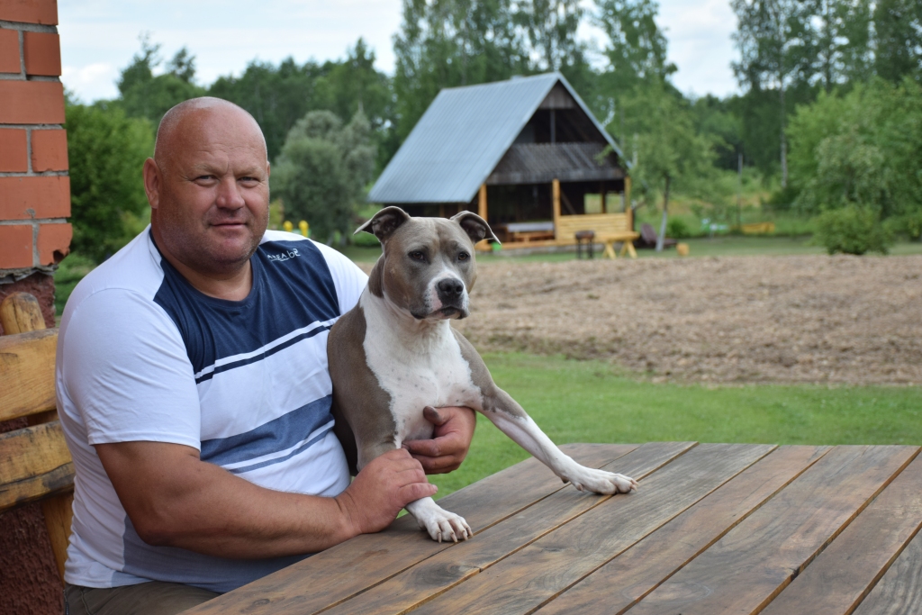 “Daudz dzīvē pieredzēts, uz lietām un notikumiem šodien skatos citām acīm.”  Jānis Rusiņš izvēlējies lauku klusumu un cenšas izvairīties no lieka stresa.
Autors: Imants Kaziļuns